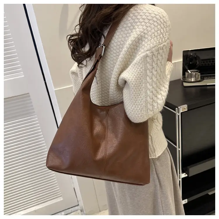Brown Leather Retro Tote Bag 2023 Winter — feature 31