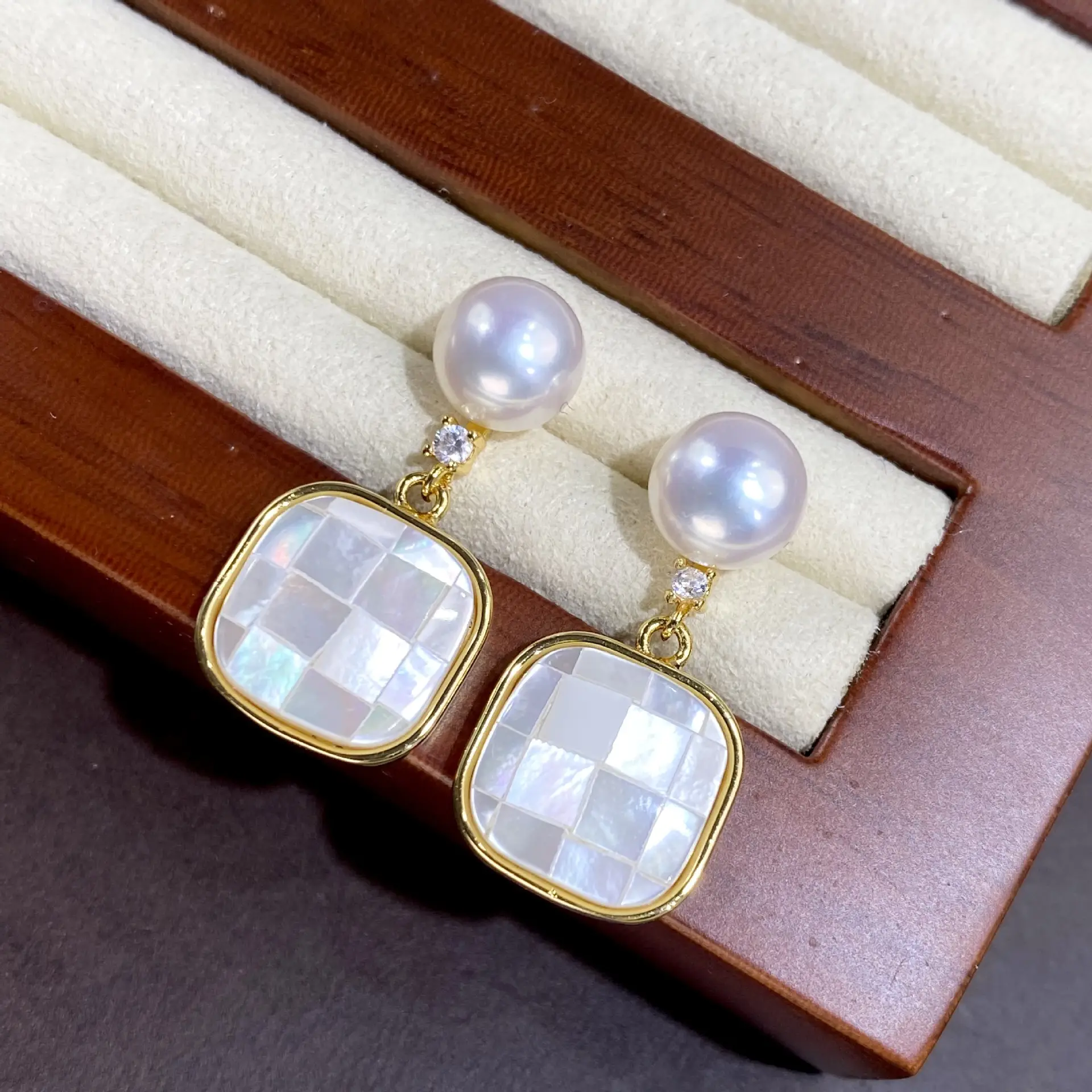 Natural Freshwater Mother-in-the-shell Earrings Gold Plated Pearl Studs - Image 4