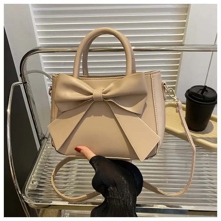 White Textured Bow Crossbody Bag 2023 - Image 2