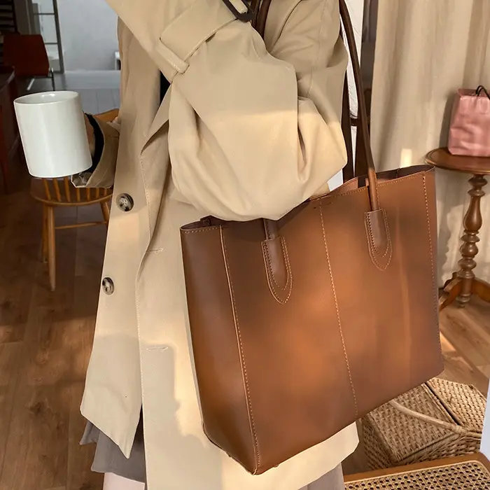 Retro Brown Women's Tote Bag with Crossbody Strap — feature 7