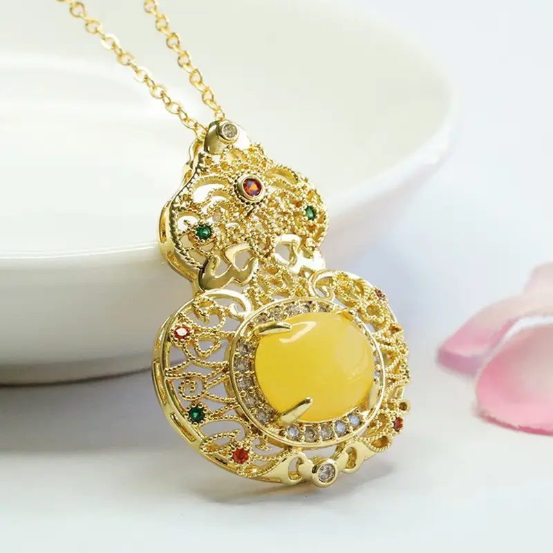 Ethnic Gold Pendant Necklace with Yellow Amber Gourd Design — feature 6