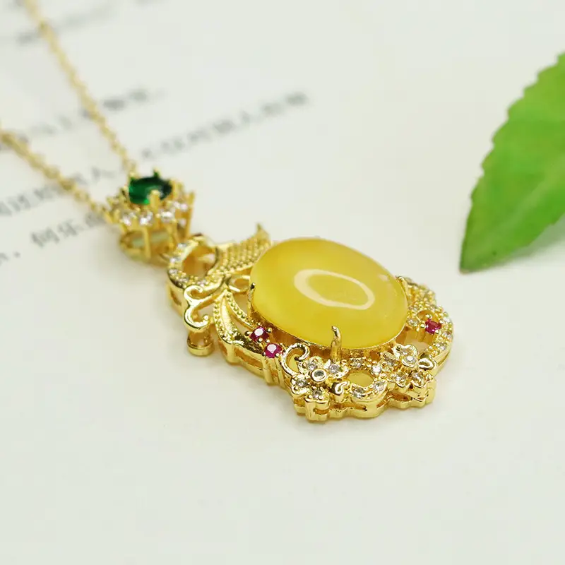 Aiyu Natural Amber Pendant Necklace Ethnic Style Gold Plated — feature 9
