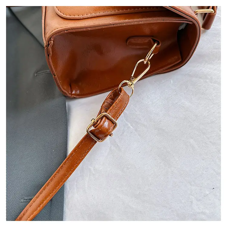Women's Textured Shoulder Bag Brown New 2023 — feature 32