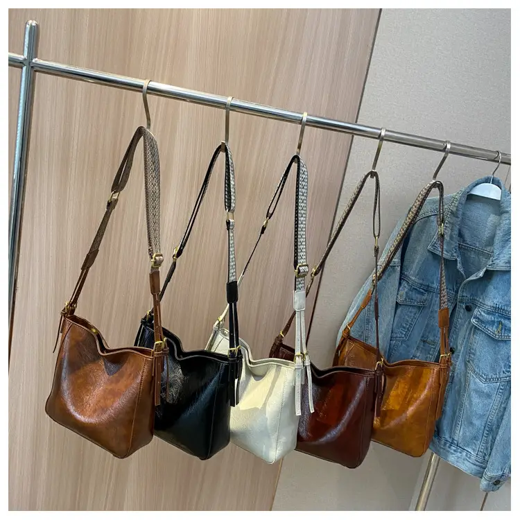 Women Crossbody Bag Brown Leather Autumn Winter New — feature 8