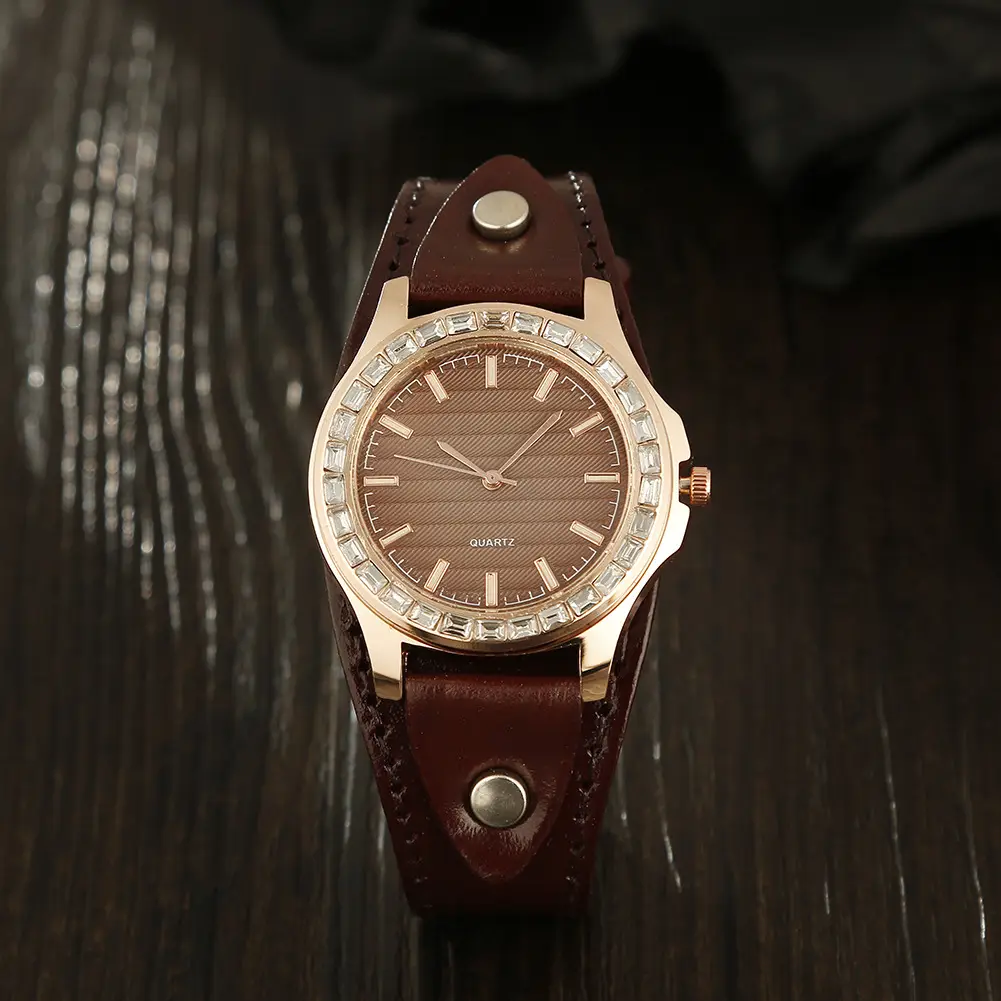 Elegant Rhinestone Scale Quartz Watch for Women — feature 8