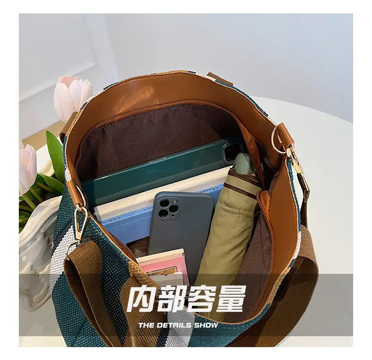 Large Striped Canvas Bag for Women Commuting Shoulder Crossbody — feature 6