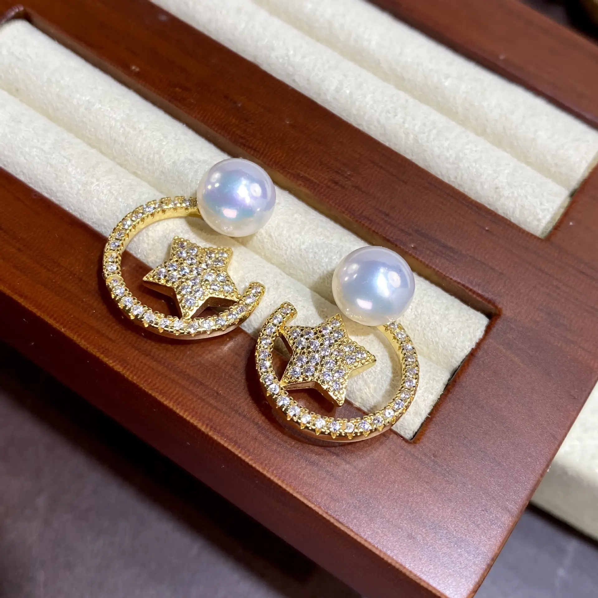 Women's Five-pointed Star Earrings with Pearl Drop