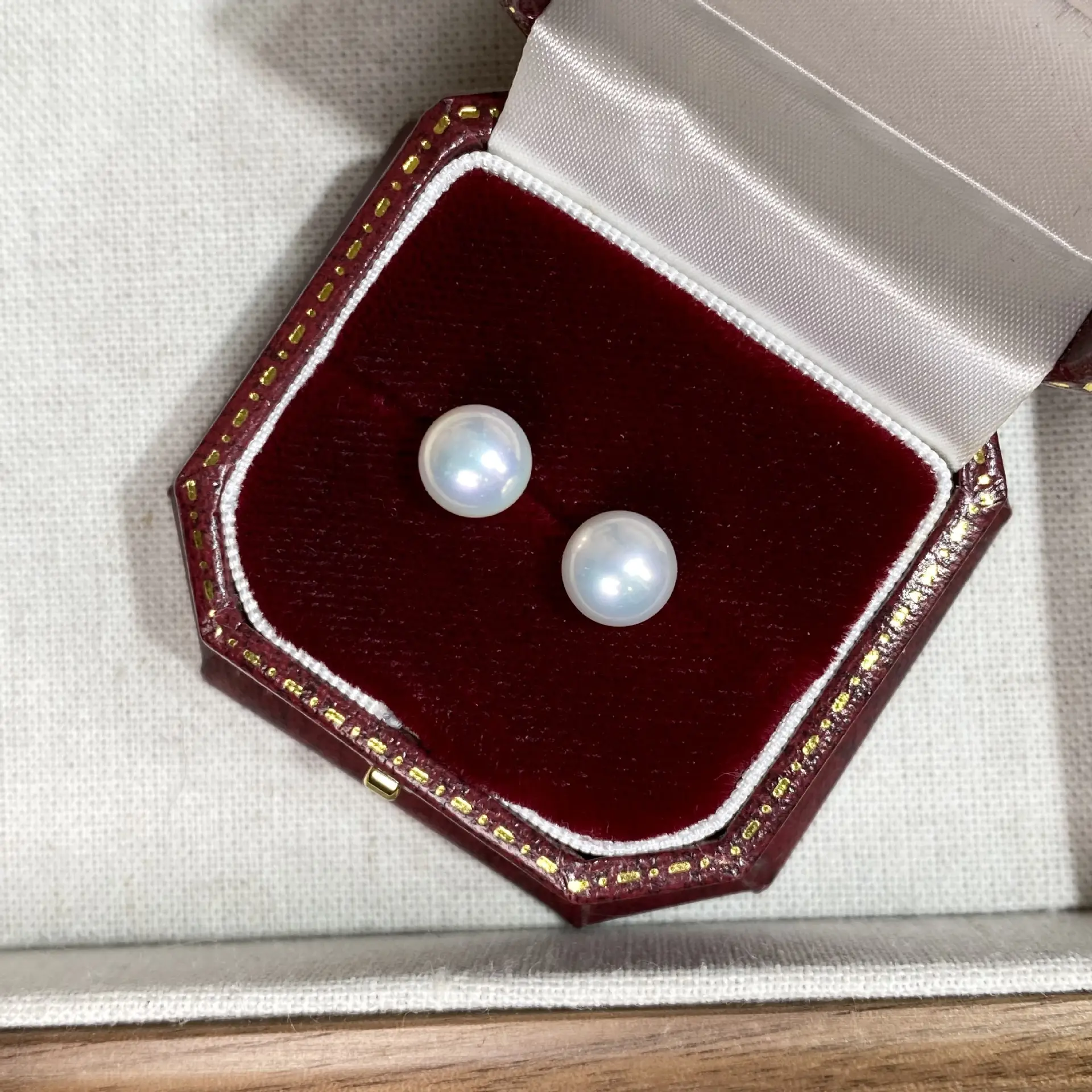 Natural Freshwater Pearl Round Earrings High-End S925 Silver - Image 4