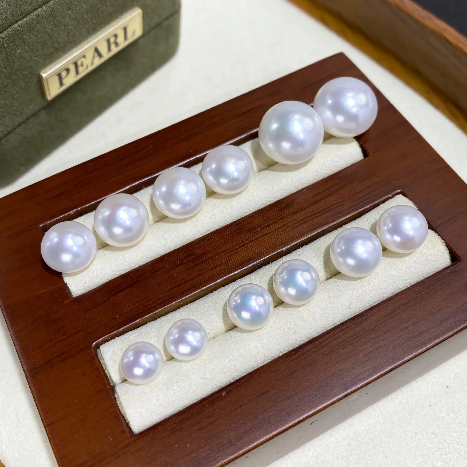 Natural Freshwater Pearl Round Earrings High-End S925 Silver — feature 3
