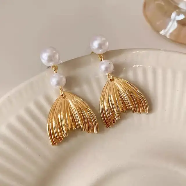 Fishtail Pearl Earrings Gold Plated Elegant Luxury - Image 5