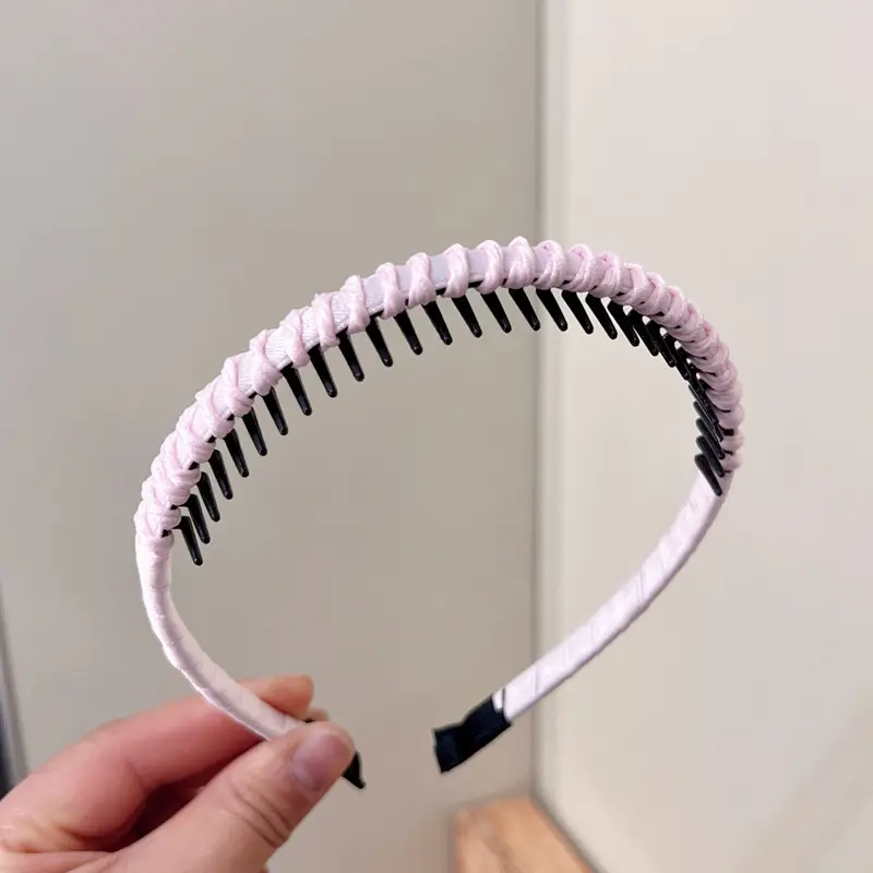 Skull Top Headband with Teeth for Face Wash & Hair Clip - Image 4