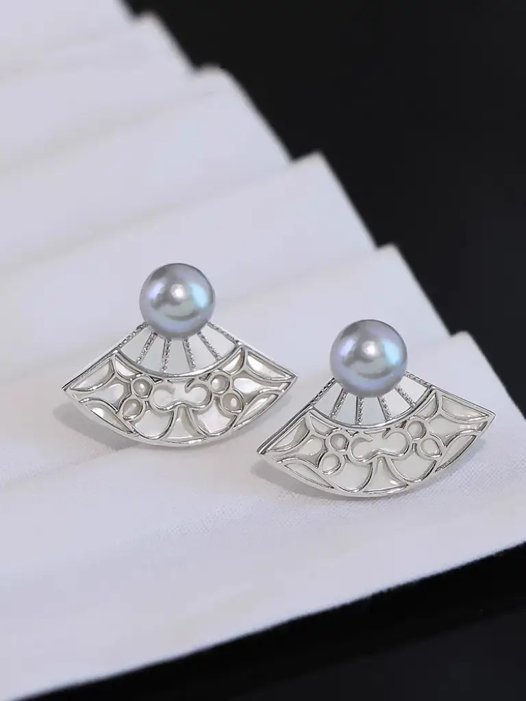 2023 Retro Shell Hollow Pearl Earrings — feature 4
