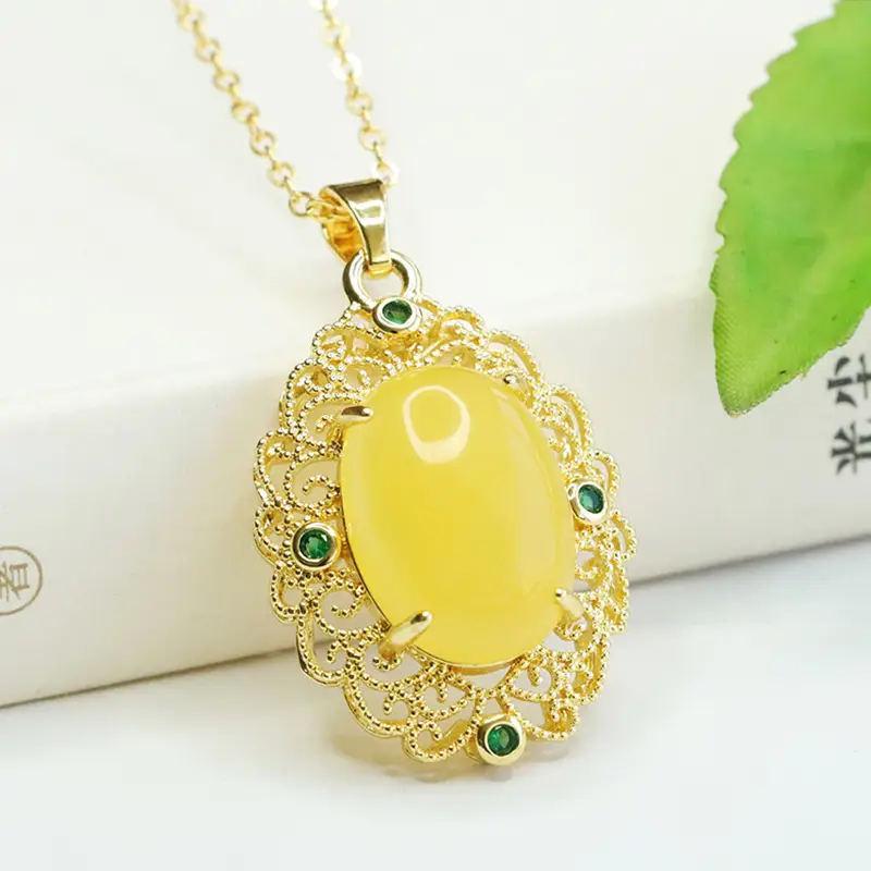 Yellow Amber Palace Style Necklace with Green Gemstone - Image 4