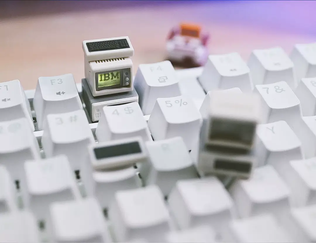 Keycap Museum mac Mita K-02 small TV keycap retro personalized transparent keycap gift mechanical keyboard — feature 12