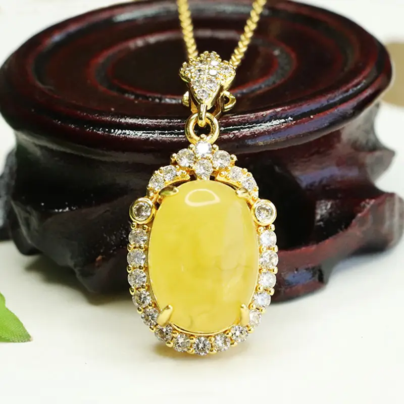 Aiyu Natural Amber Pendant Necklace with Diamond Set — feature 1