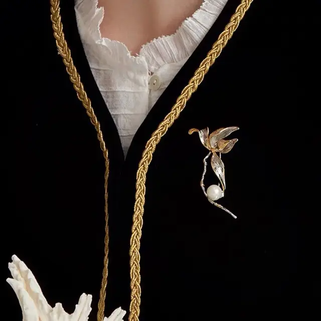 French Romantic Bohemian Pearl Brooch Autumn Winter Collar - Image 2