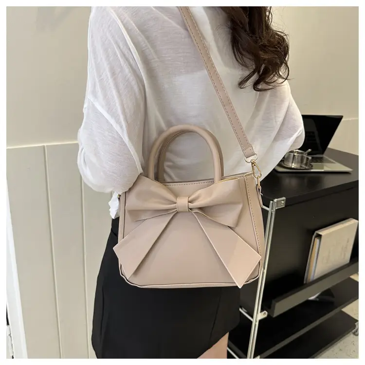 2025 Autumn and Winter New Fashion PU Handbag Shoulder Crossbody Small Square Bag Women's Bag Fashion Elegant Small Bag Women luggage and leather goods — feature 11
