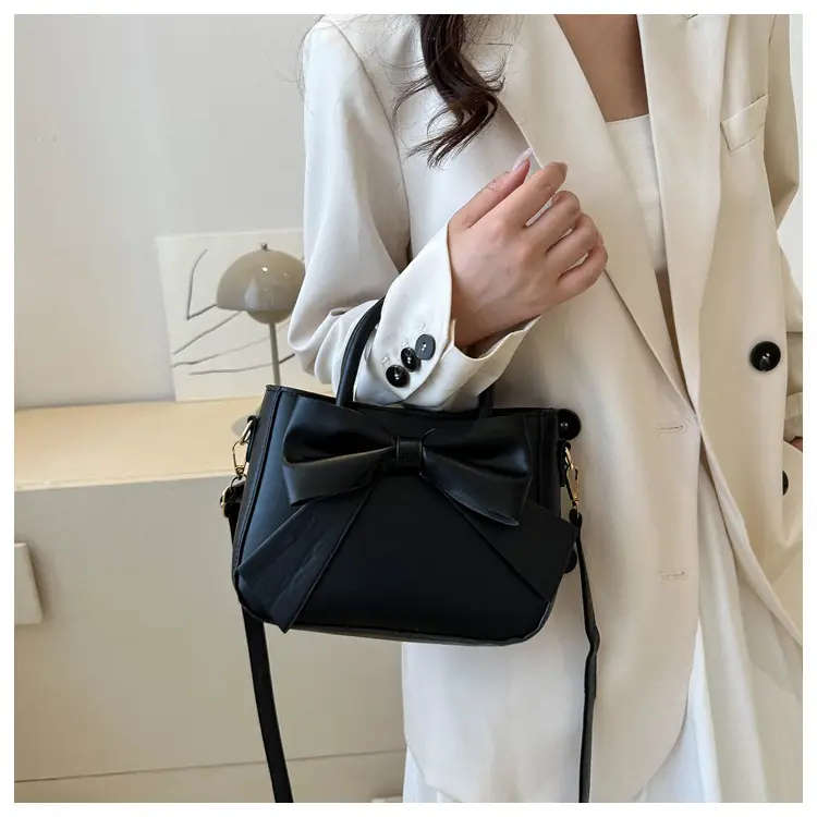 2025 Autumn and Winter New Fashion PU Handbag Shoulder Crossbody Small Square Bag Women's Bag Fashion Elegant Small Bag Women luggage and leather goods — feature 12