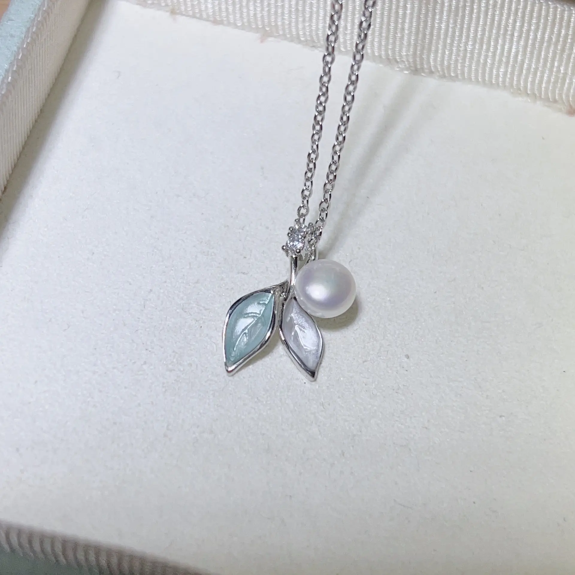 S925 Silver Pearl Leaf Earrings Necklace Ring Set - Image 6