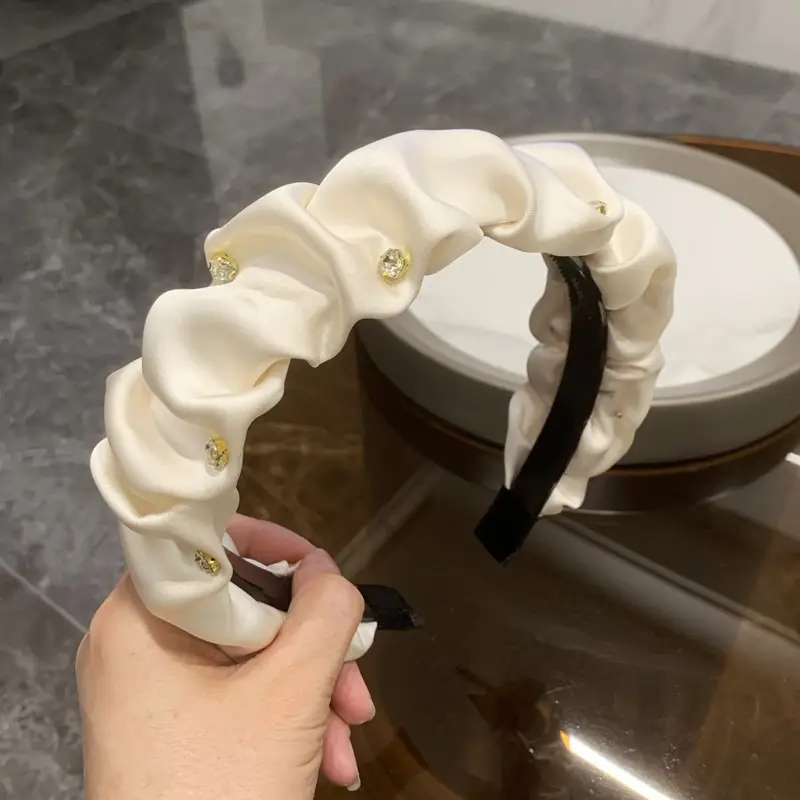 Women's Twist Retro Headband with Pearl Accents - Image 2