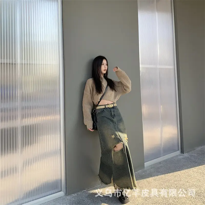 Brown Leather Belt with Gold buckle for Women — feature 23