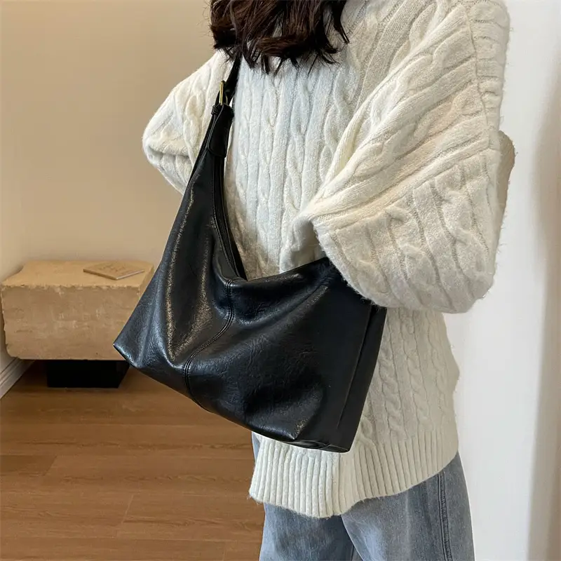 High-End Black Crossbody Bag for Women 2023 - Image 7