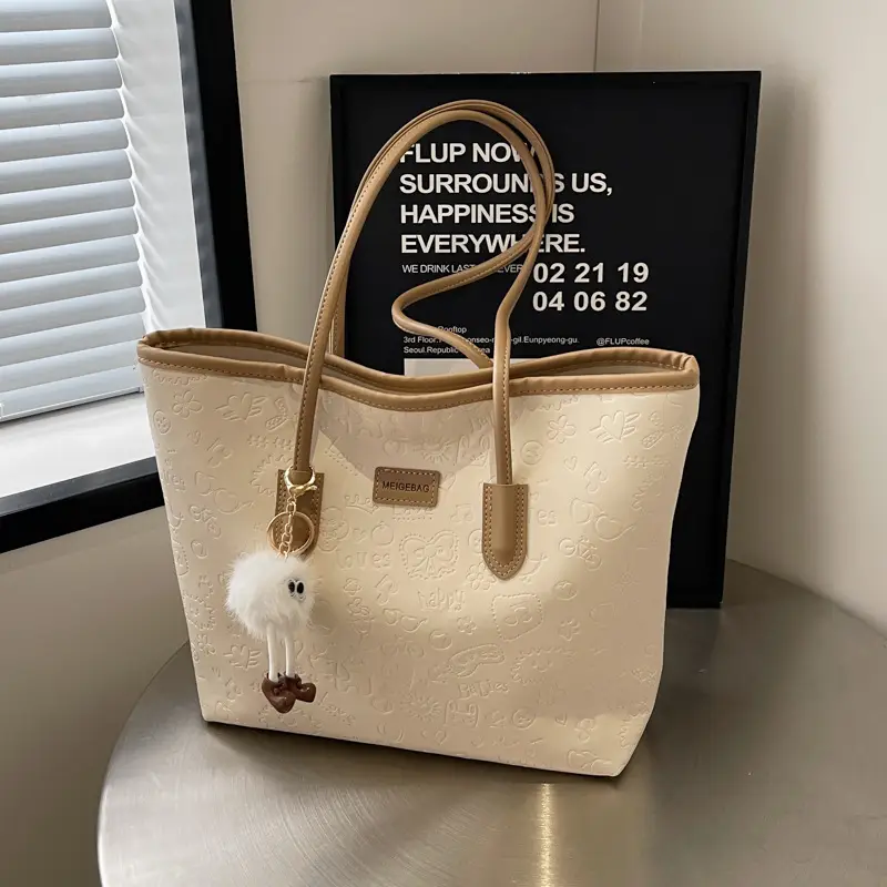 High-End Black Crossbody Bag for Women 2023 — feature 6
