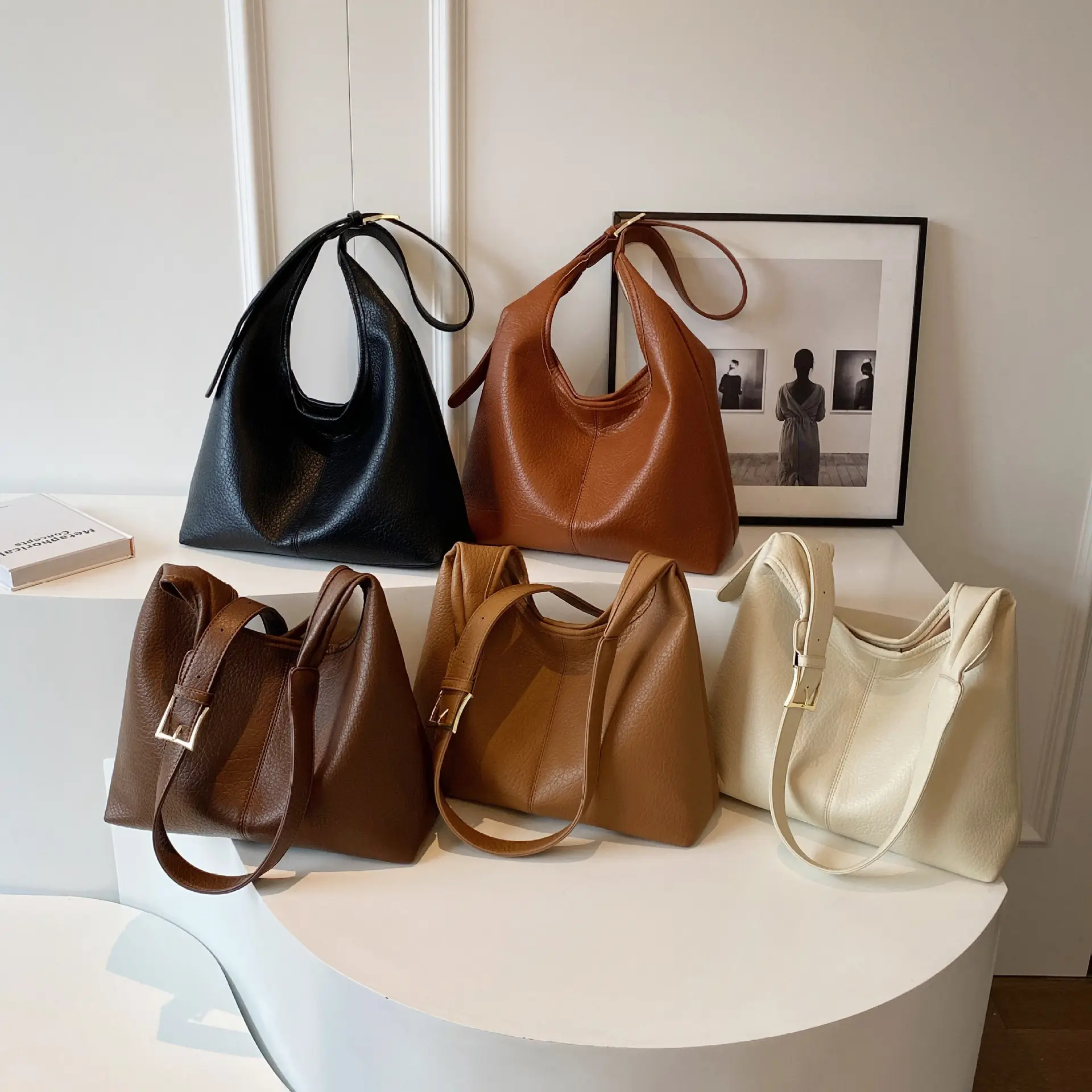 Women's 2023 Retro Shoulder Bag Autumn Commute Bucket Tote - Image 2