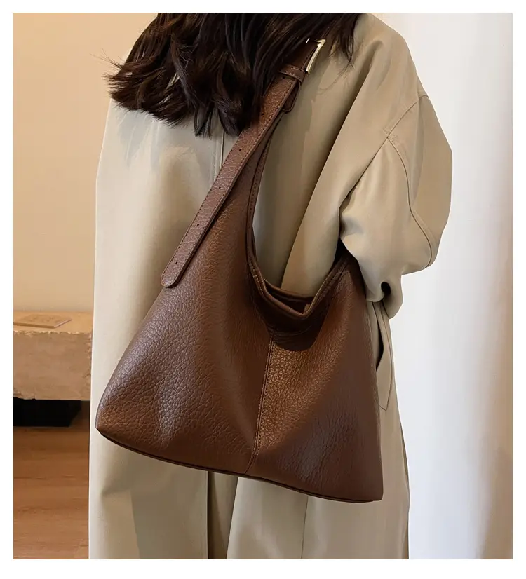 Women's 2023 Retro Shoulder Bag Autumn Commute Bucket Tote — feature 1