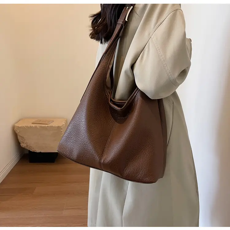 Women's 2023 Retro Shoulder Bag Autumn Commute Bucket Tote — feature 19