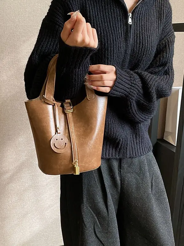 Women's Brown Leather Shoulder Bag 2023 Retro Style - Image 5