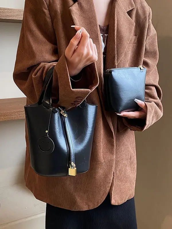 Women's Brown Leather Shoulder Bag 2023 Retro Style - Image 6