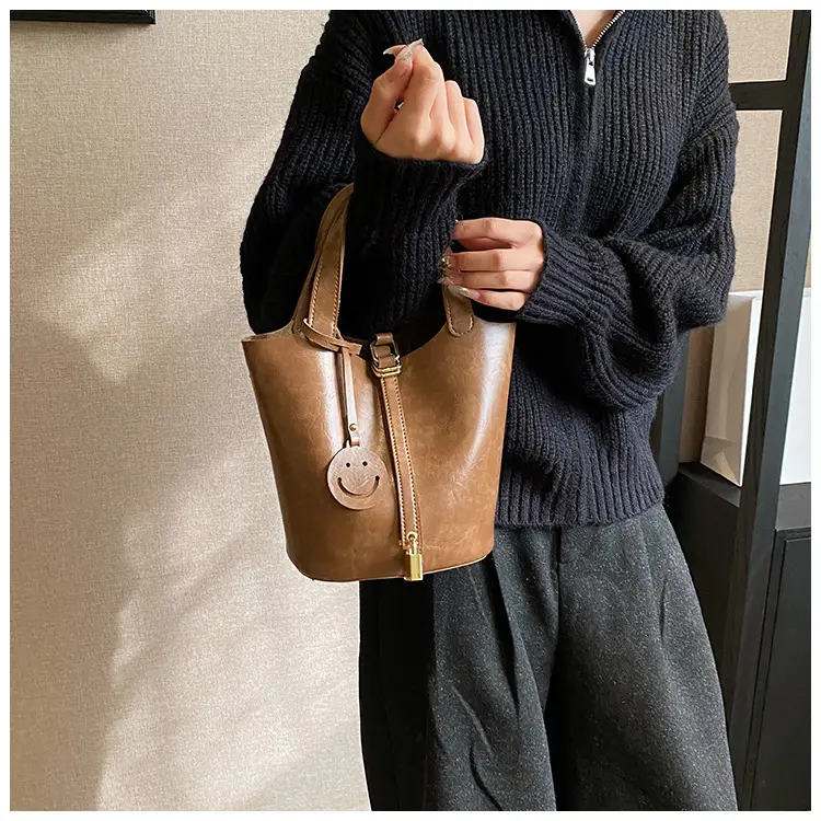 Women's Brown Leather Shoulder Bag 2023 Retro Style — feature 13