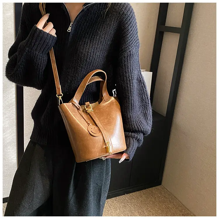 Women's Brown Leather Shoulder Bag 2023 Retro Style — feature 14