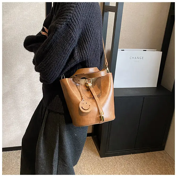 Women's Brown Leather Shoulder Bag 2023 Retro Style — feature 15