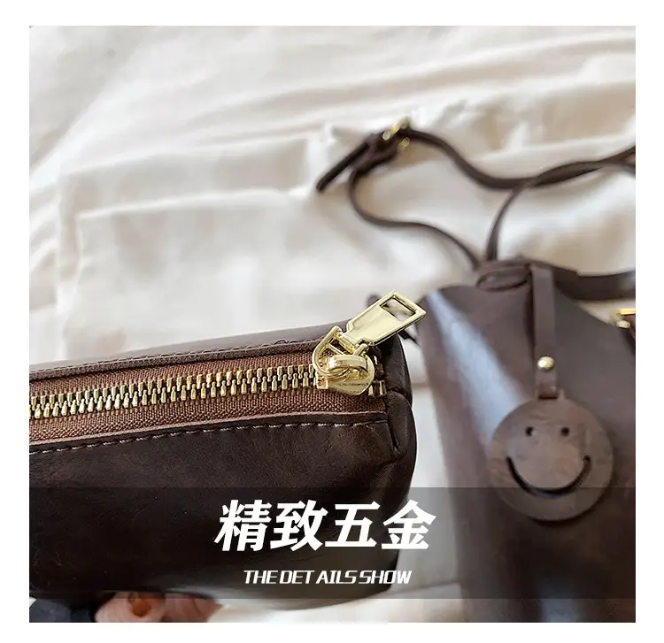 Women's Brown Leather Shoulder Bag 2023 Retro Style — feature 5