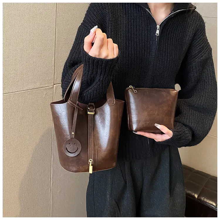 Women's Brown Leather Shoulder Bag 2023 Retro Style — feature 8