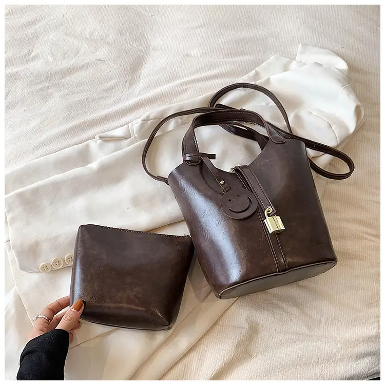 Women's Brown Leather Shoulder Bag 2023 Retro Style - Image 2