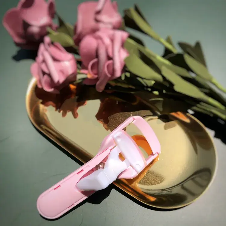 Pink Push-Type Eyelash Curler for Women