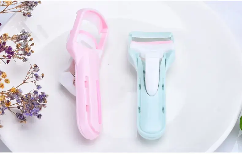 Pink Push-Type Eyelash Curler for Women — feature 16