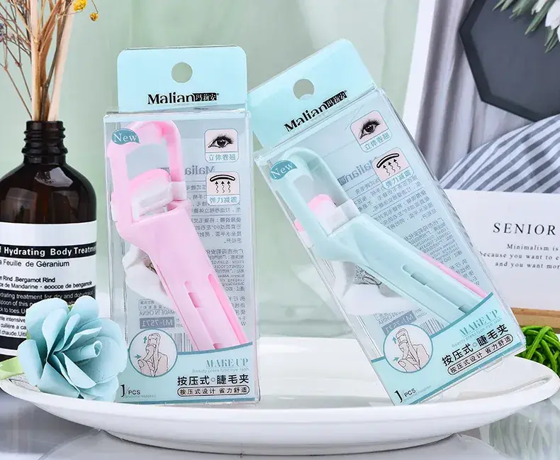 Pink Push-Type Eyelash Curler for Women — feature 6
