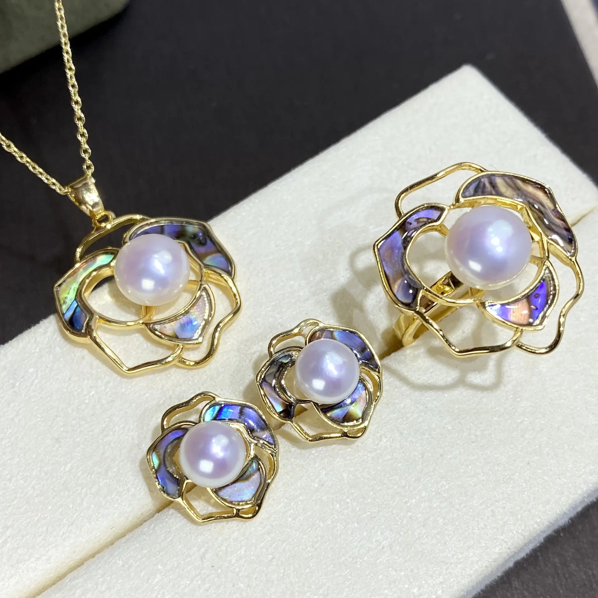 TikTok 3Pc Pearl Earring Set Gold Plated Women - Image 5