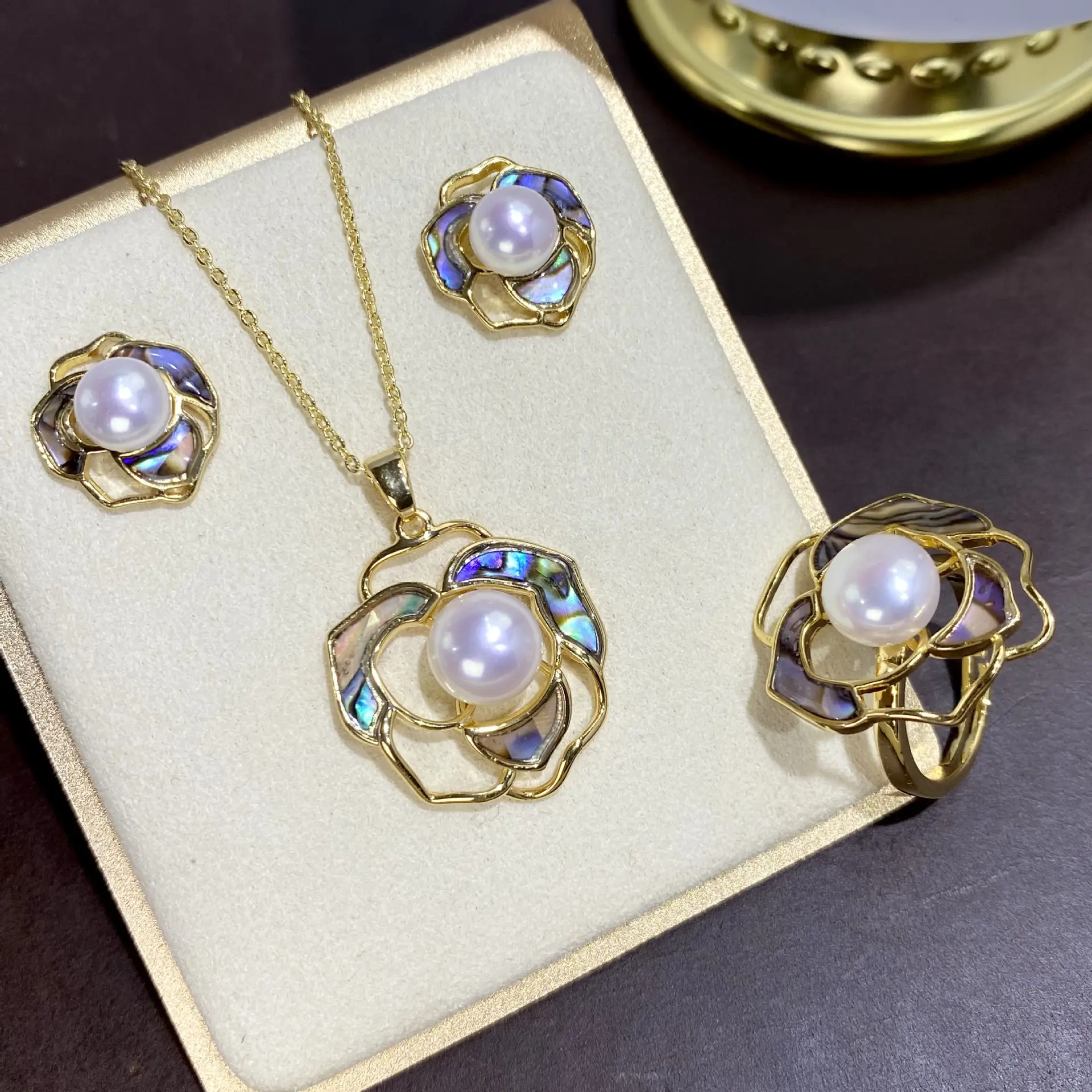 TikTok 3Pc Pearl Earring Set Gold Plated Women — feature 4