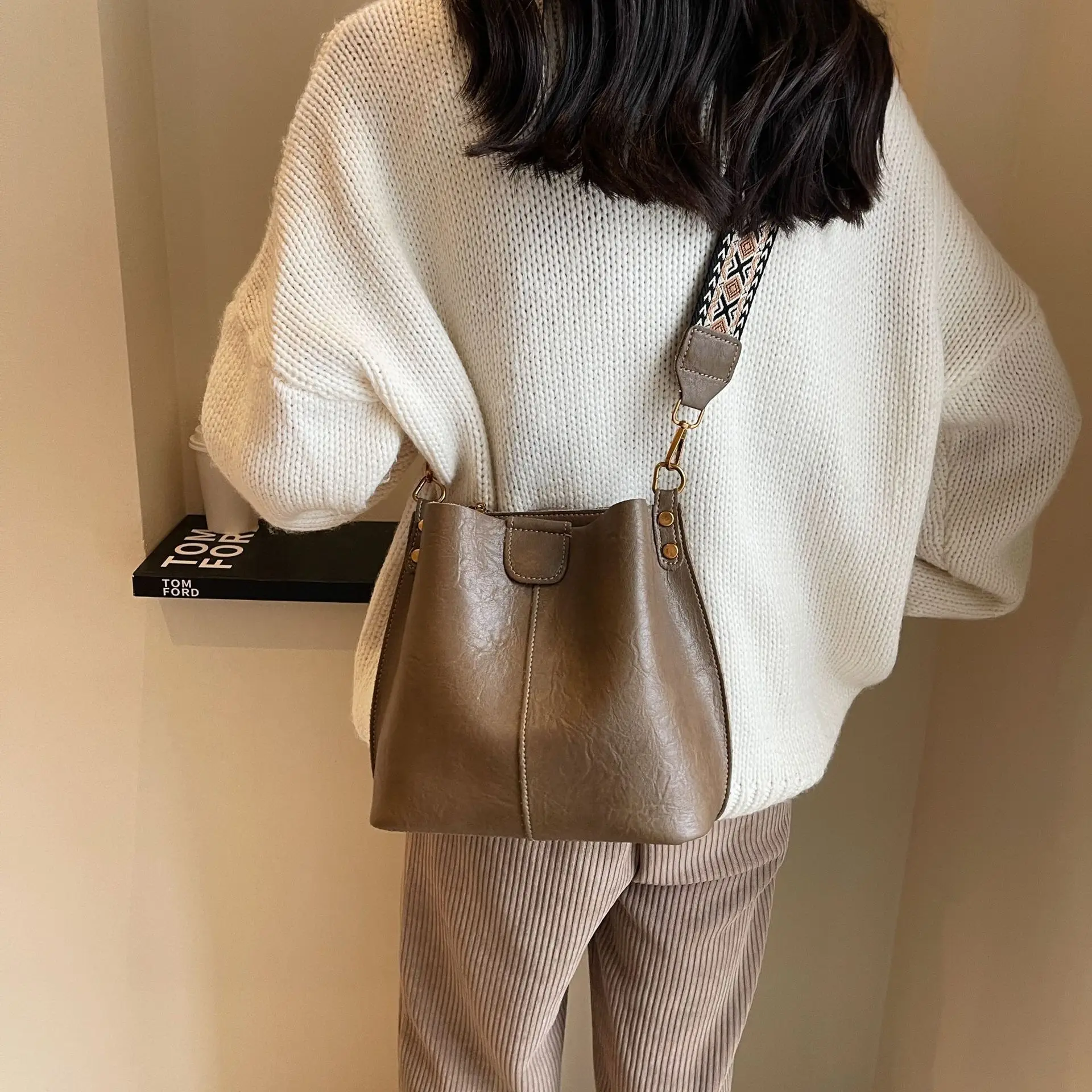 Women Bucket Bag Retro Niche Design 2023