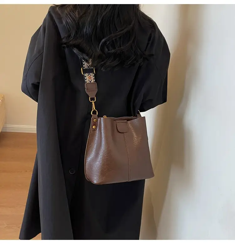 Women Bucket Bag Retro Niche Design 2023 — feature 14