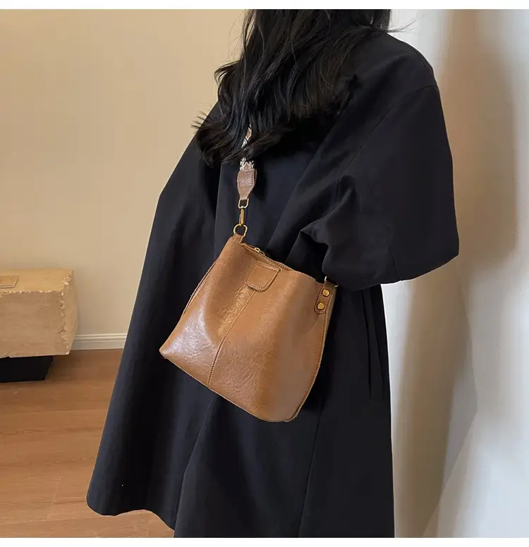 Women Bucket Bag Retro Niche Design 2023 — feature 16