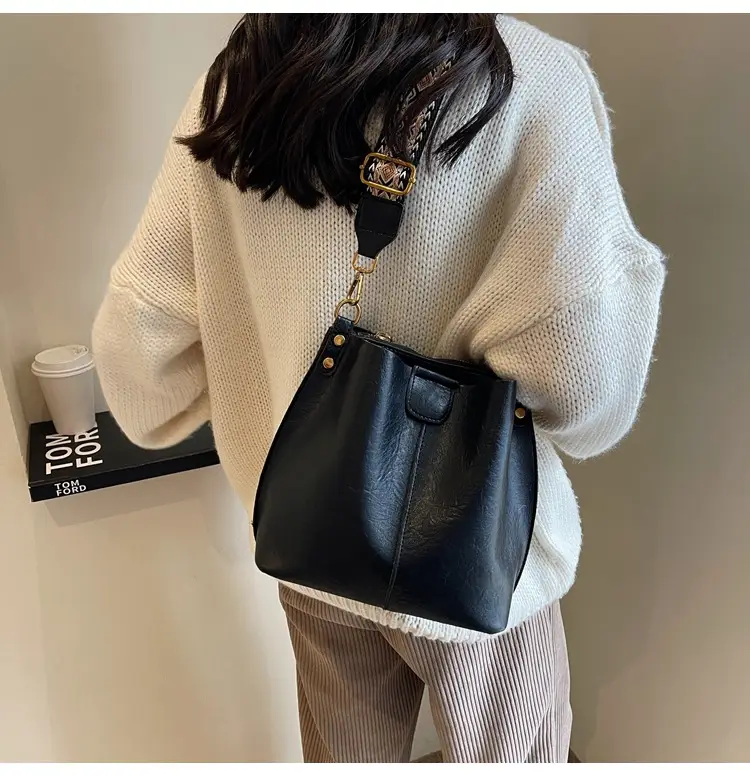 Women Bucket Bag Retro Niche Design 2023 — feature 17