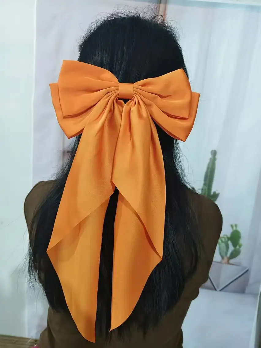 Elegant White Satin Hair Clip with Big Bow Design
