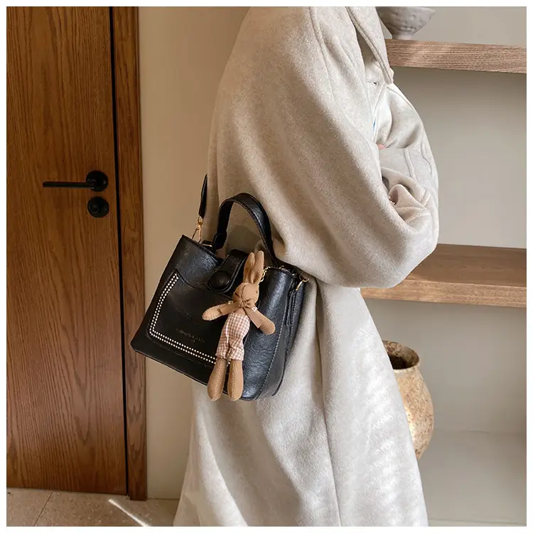 Women Retro Brown Shoulder Messenger Bag 2023 — feature 16