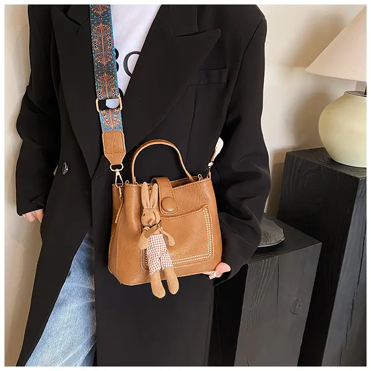 Women Retro Brown Shoulder Messenger Bag 2023 — feature 18
